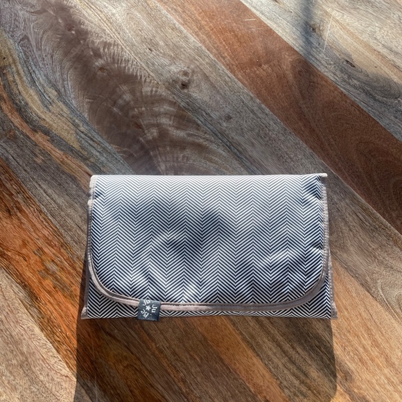 JuJuBe BFF Convertible Unisex Diaper Bag Backpack, Baby Bag with Changing Pad - Picture 10 of 14